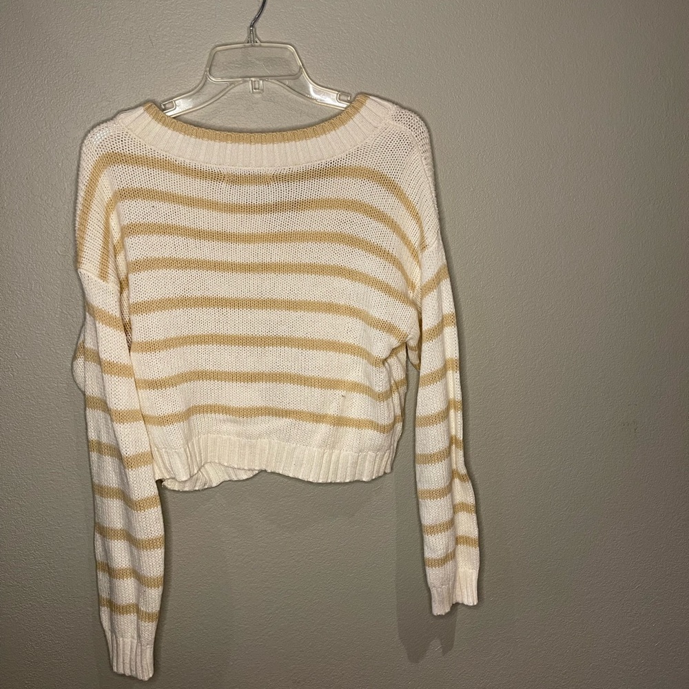American Eagle sweater Size xs white with tan stripe